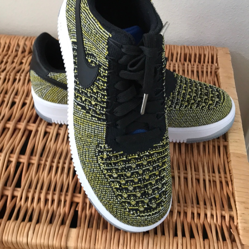 Nike Womens sz 7.5 Fkyknit Air Force One Shoes